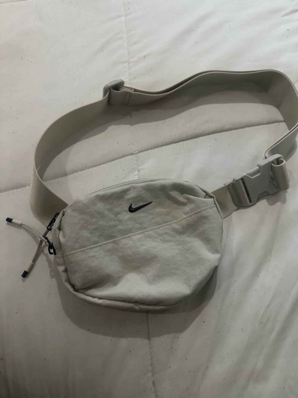 Nike Men’s Beige/Off-White Waist Bag with Black Swoosh